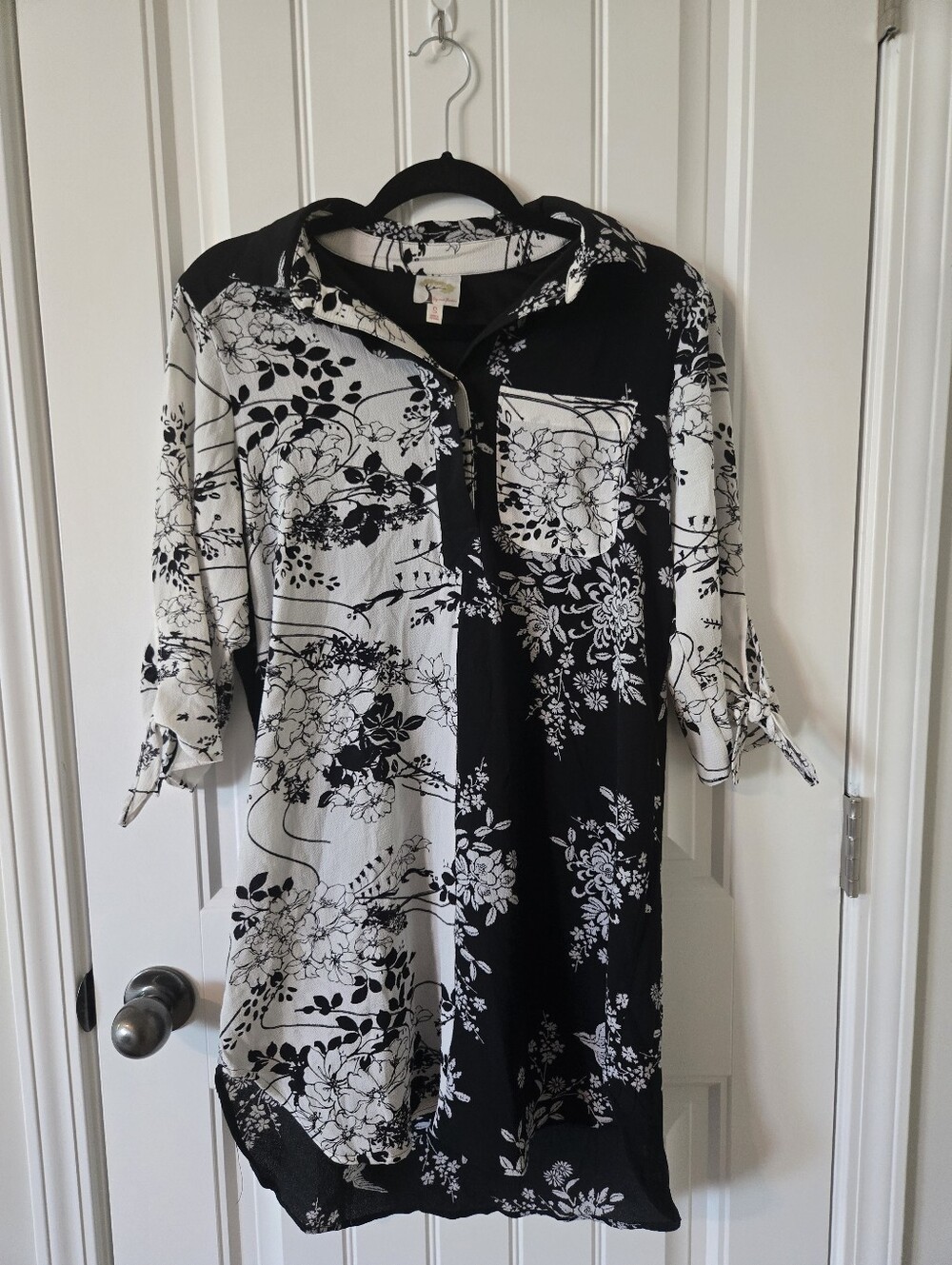 fig and flower Black and White Floral Blouse